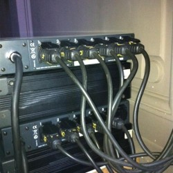 De nieuwe dimmers (achteraanzicht) - Toneelvereniging Plankenkoorts 